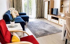 Close To The Airport 15 Minutes Walk & Therme -Self Check-In